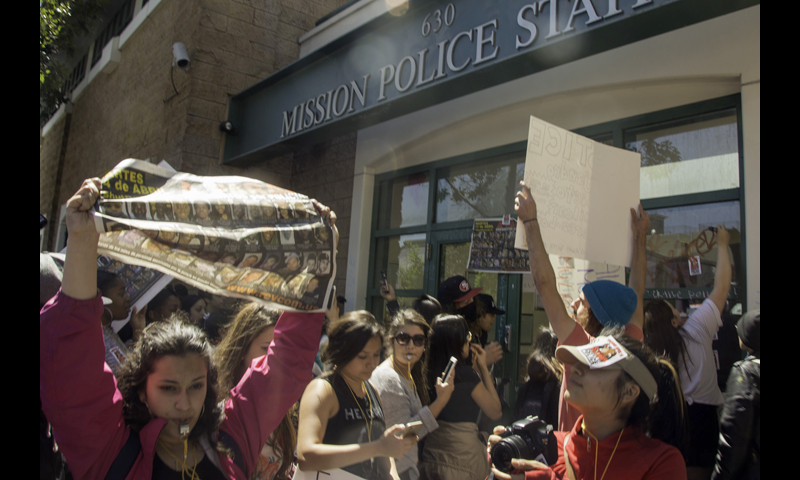 San Francisco: Blowing the whistle on police brutality at the Mission District Police HQ. Photo: special to revcom.us